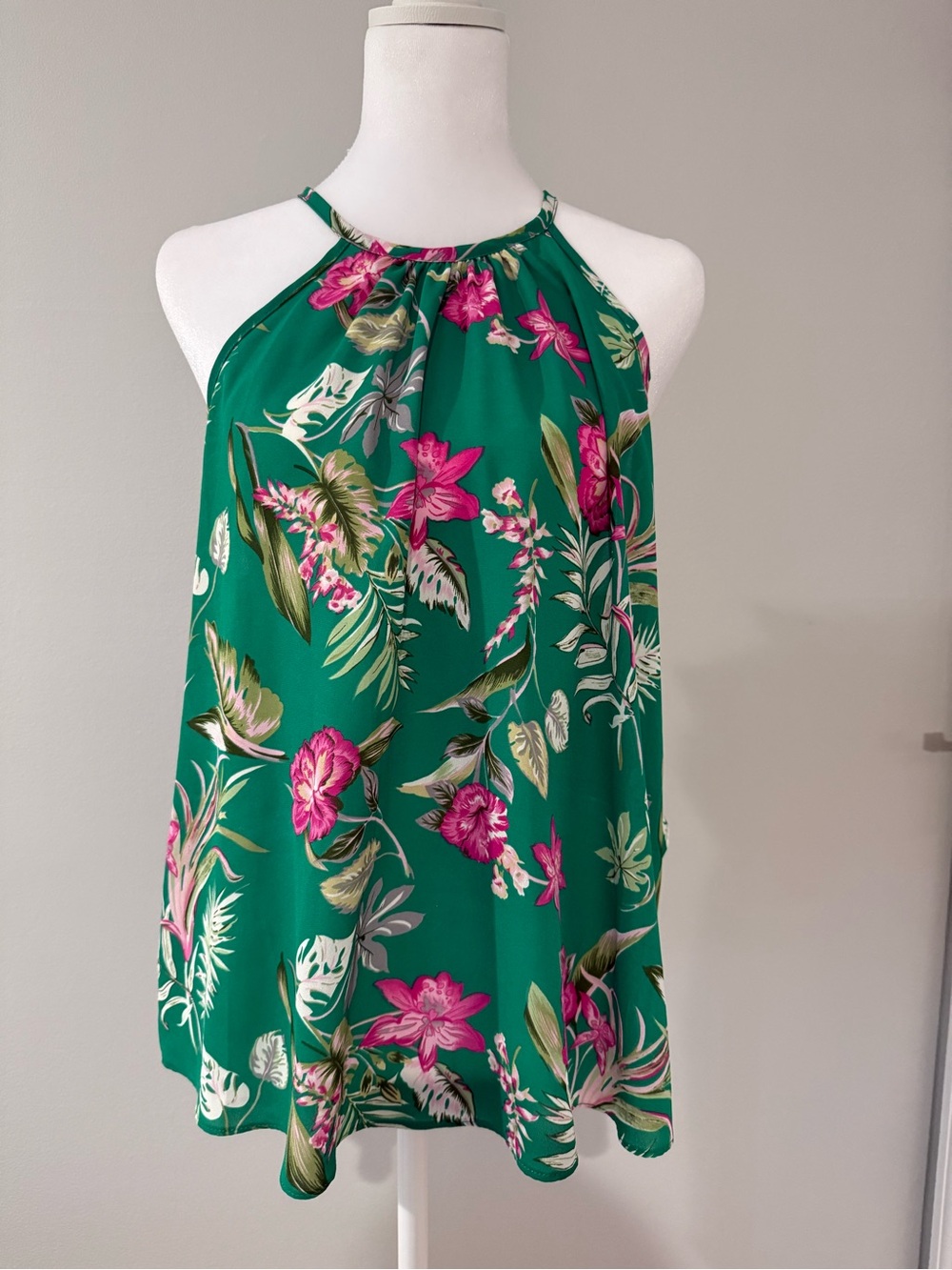 Lush Emerald Halter Top with Pink Floral Print Size M